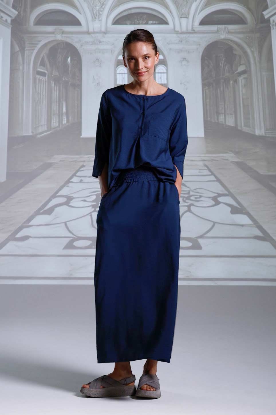 Rock 26228 navy ecru Bluse 26226 navy ecru