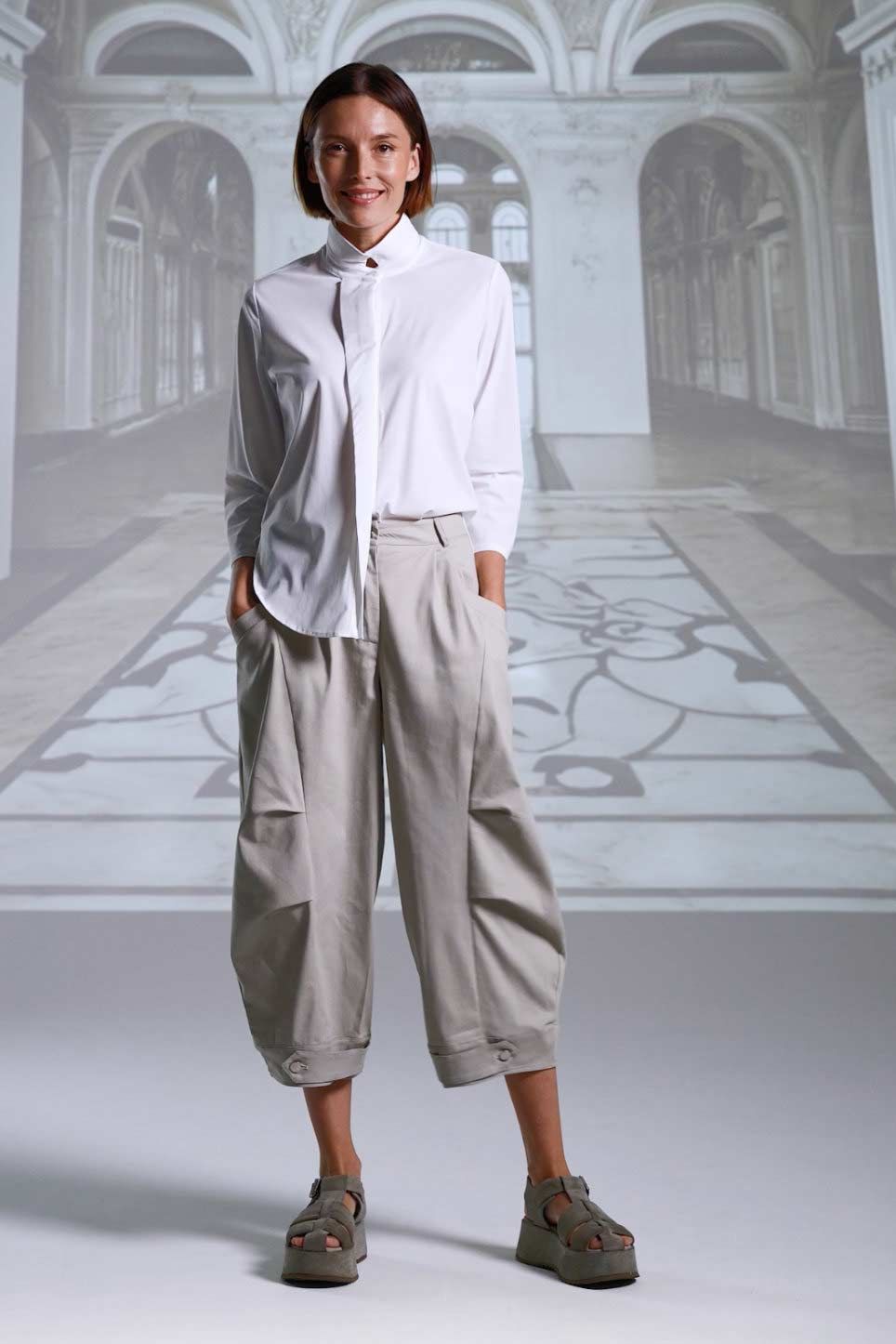 Hose 26202 orig Bluse 26047 weiß sabbia navy schwarz