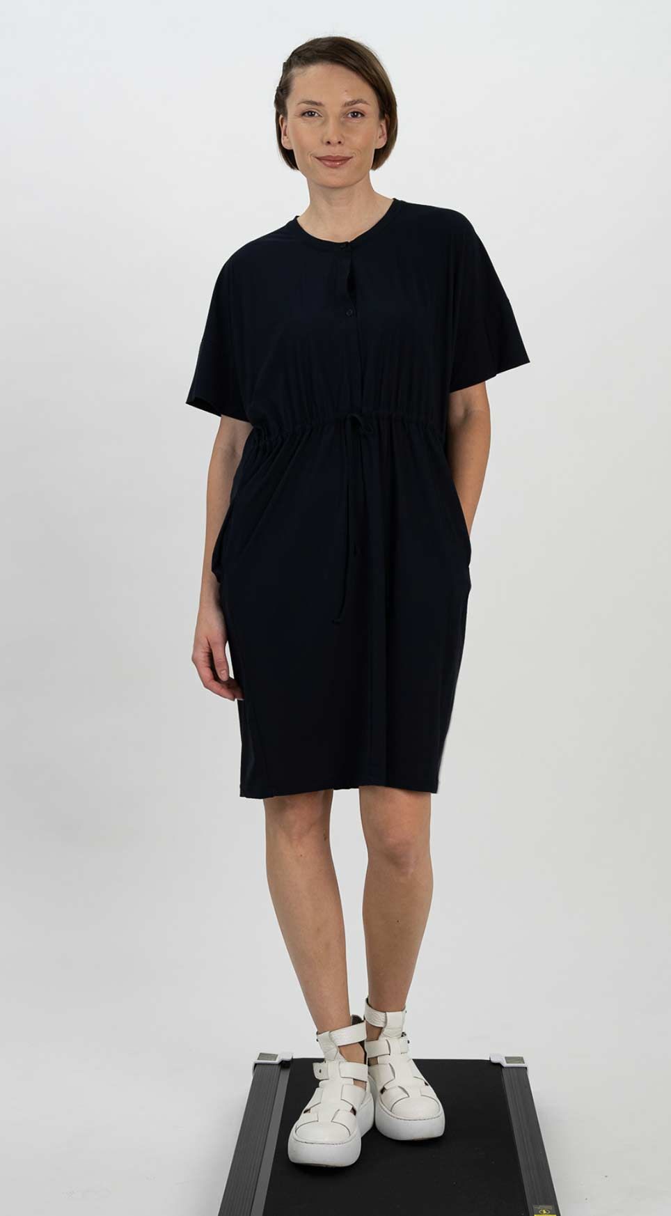 Kleid 25073 hellgrau navy schwarz weiss