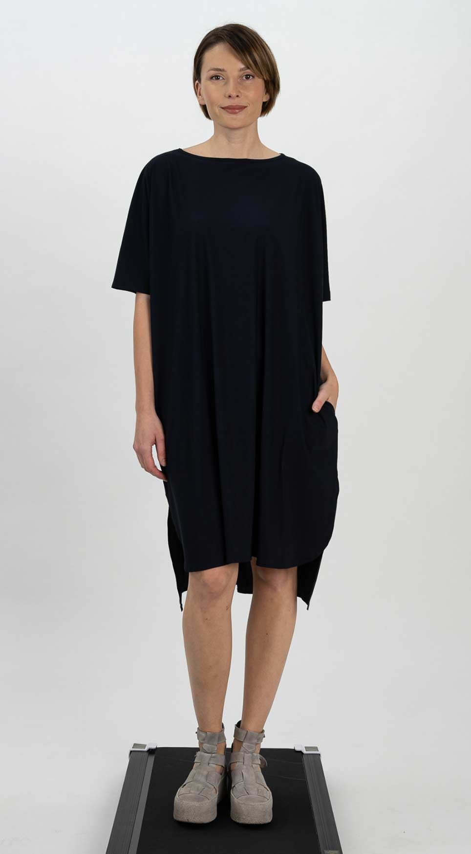 Kleid 25075 hellgrau navy schwarz weiss