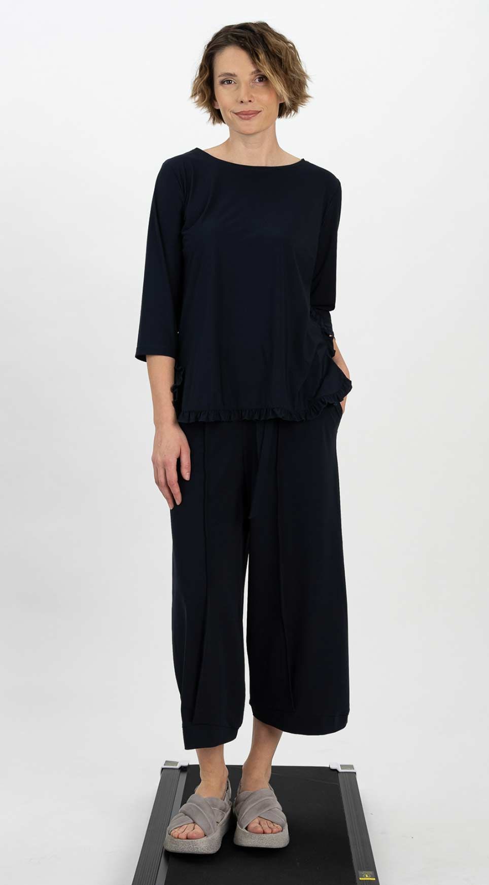 Hose 25074 hellgrau navy schwarz weiss Shirt 25070 hellgrau navy schwarz weiss