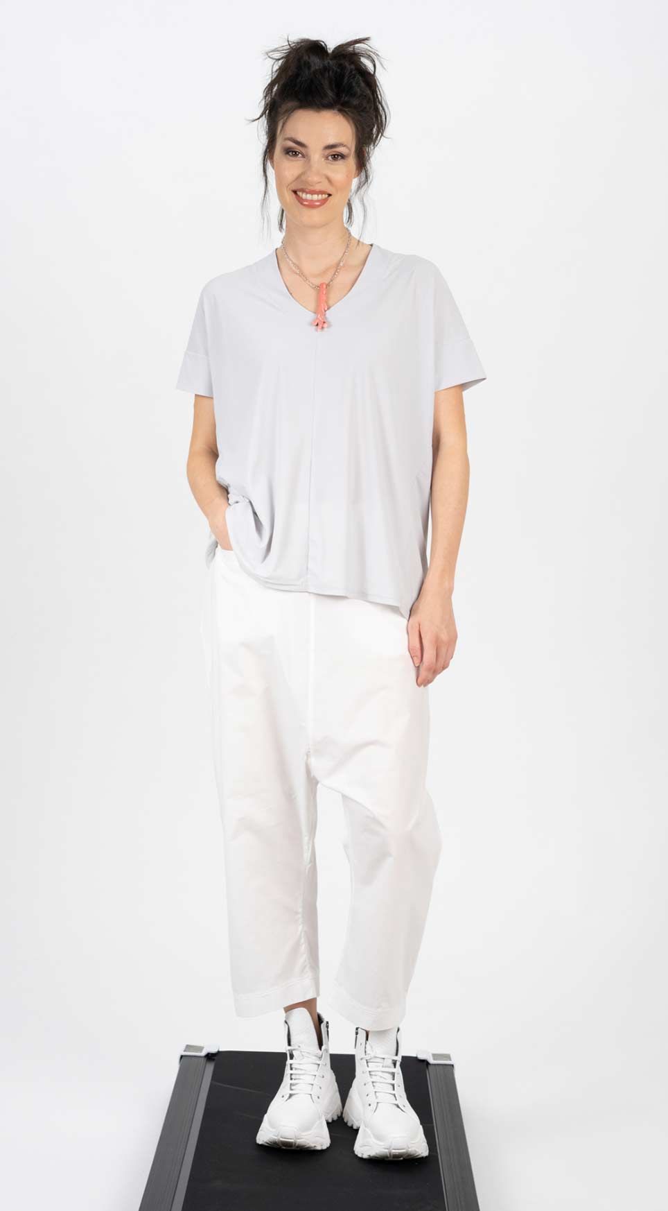 Shirt 25081 hellgrau navy schwarz weiss Hose 25124 weiss schwarz