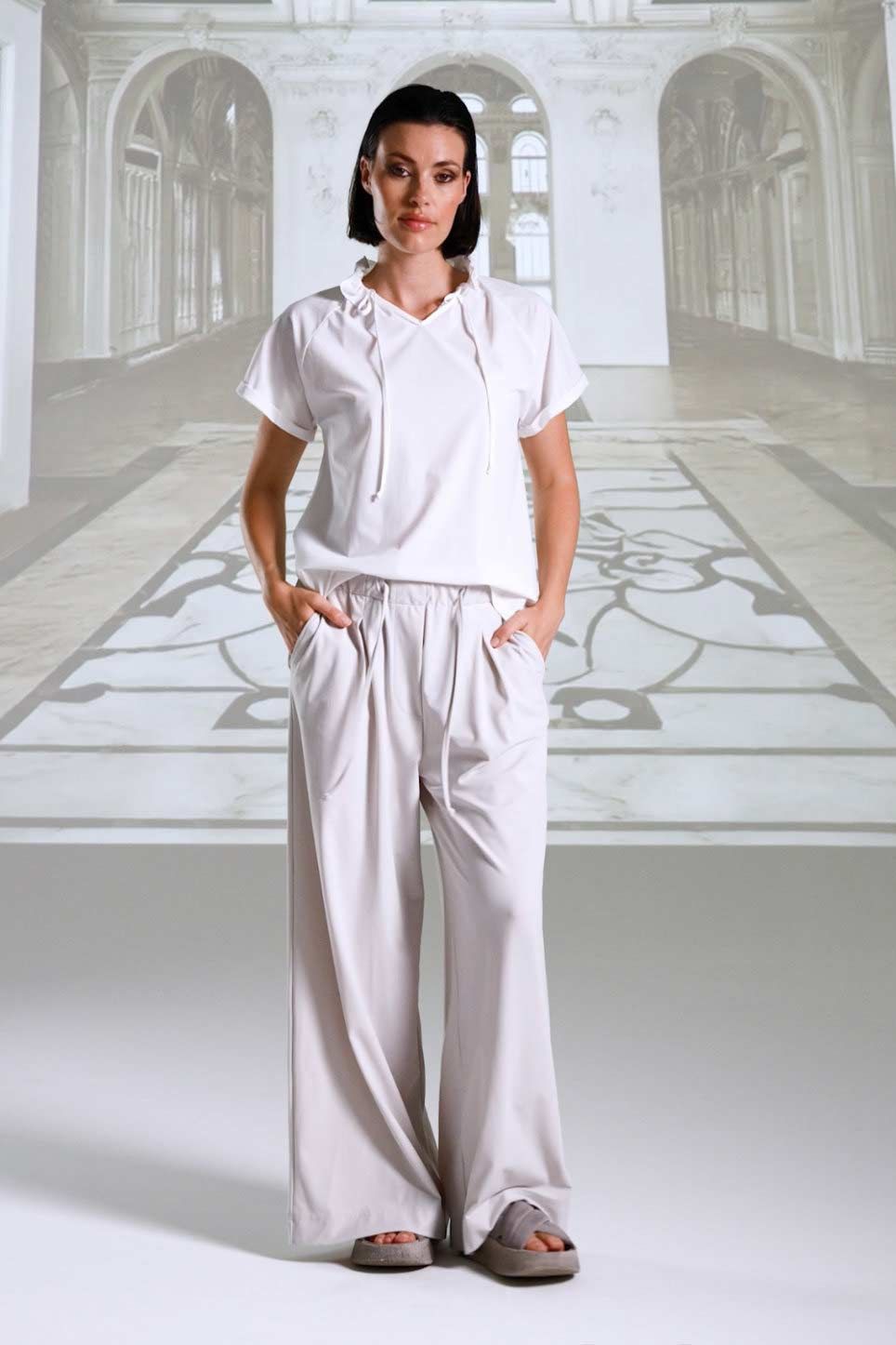 Hose 26007 greige schwarz Shirt 26049 sabbia weiß navy schwarz