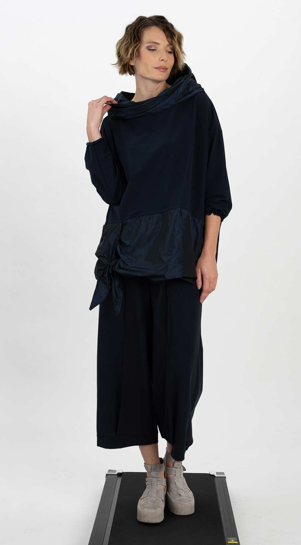 Shirt 25104 hellgrau navy schwarz Hose 25074 hellgrau navy schwarz weiss