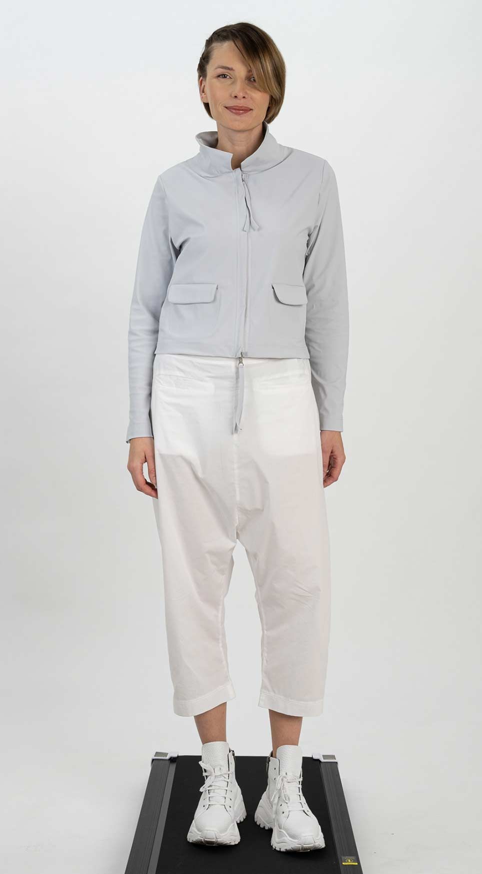 Jacke 25087 hellgrau navy schwarz Hose 25124 weiss schwarz