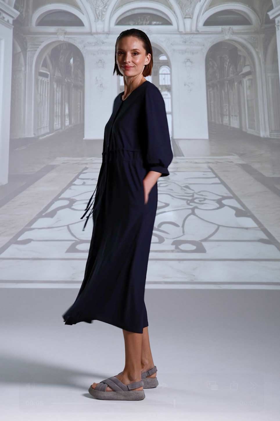 Kleid 26066 sabbia navy schwarz