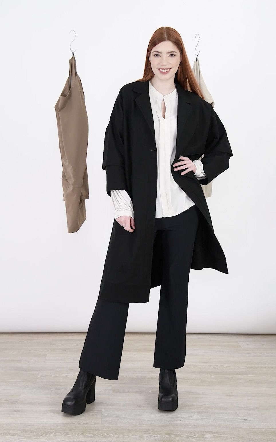 Pants, item no. 23528 Black Cappuccino Mocca – Blouse, item no. 23530 Black Cappuccino Mocca Milk White – Coat 23640 Black Taupe